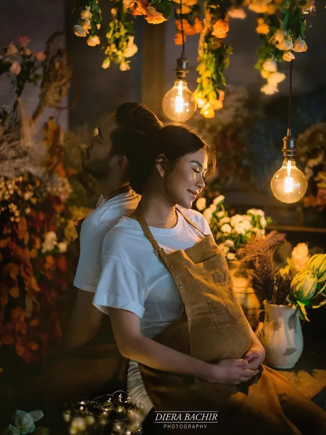 6 Pemotretan Maternity Shoot Syahnaz dan Jeje Govinda, Romantis