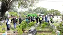 Suasana Pemakaman Urip Arphan (KapanLagi.com/Muhammad Akrom Sukarya)