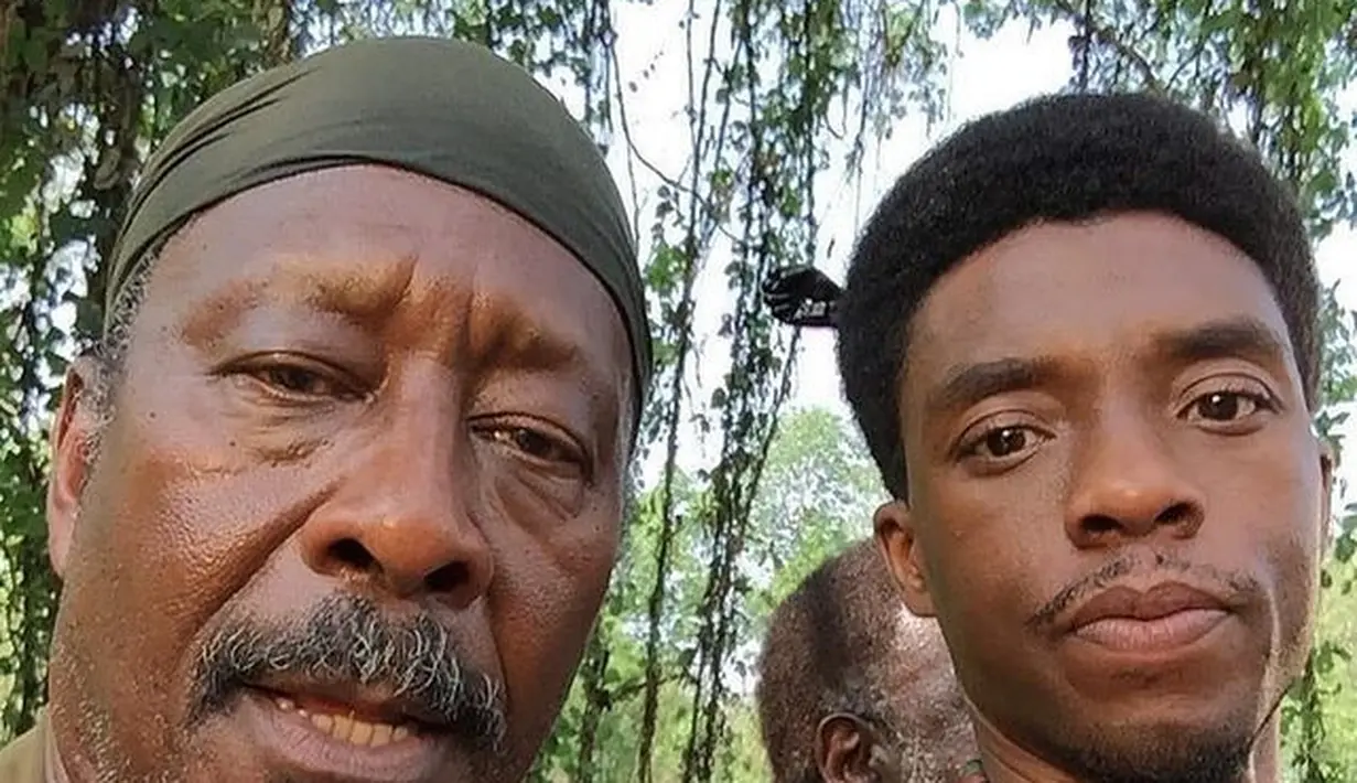 Sejumlah netizen membahas trailer pertama. Mereka tampak antusias. “Oh man sedih banget liat Chadwick Boseman. Mudah-mudahan film ini bener2 pays tribute ke dia,” cuit akun Twitter pemerhati film @habisnontonfilm. “Ada Riri Williams as Ironheart dan fix bakal perang lawan Namor. Ending trailernya,” imbuhnya. Akun pemerhati film lainnya yakni @tarizsolis menyorot mural T’Challa. “Mural T'Challa untuk menghormati Chadwick Boseman,” cuitnya. (Foto: Dok. Intagram terverifikasi @chadwickboseman)