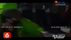 Seorang pengunjung kafe di Surabaya, Jawa Timur dinyatakan positif, saat polisi menggelar razia sekaligus tes cepat Covid-19 di kawasan Kenjeran. Pengunjung yang positif langsung dibawa ke Rumah Sakit Bhayangkara, Polda Jawa Timur.
