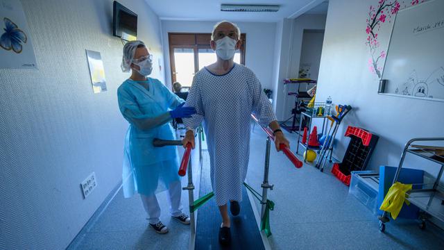 FOTO: Proses Rehabilitasi Pasien Sembuh dari Corona COVID-19