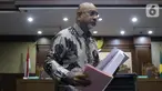 Terdakwa dugaan suap proyek pengadaan di lingkungan PT Krakatau Steel, Karunia Alexander Muskitta usai menjalani sidang pembacaan tuntutan di Pengadilan Tipikor, Jakarta, Rabu (16/10/2019). Karunia Alexander Muskitta dituntut 3 tahun penjara denda Rp100 juta. (Liputan6.com/Helmi Fithriansyah)