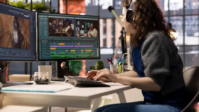 Editor video (Foto: Freepik/DC Studio)