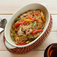 ilustrasi mie goreng shirataki/copyright by Tataya Kudo (Shutterstock)