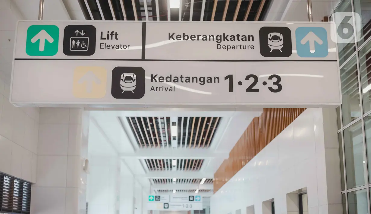 Hanya dinding dinding-dinding kaca dan instalasi lampu yang belum terpasang sepenuhnya.  (Liputan6.com/Faizal Fanani)