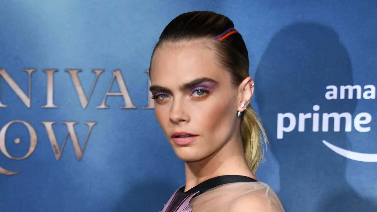 Model Cantik Cara Delevingne Tampil Memesona di Pemutaran Film Terbarunya