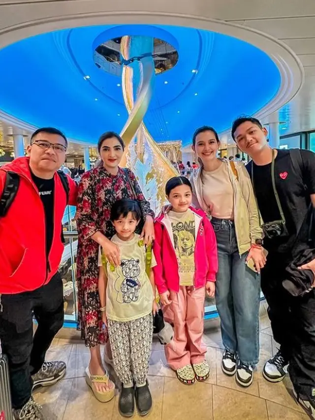 Ashanty dan keluarga naik cruise mewah (Instagram/ashanty_ash)