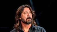 Facts About Dave Grohl Foo Fighters Chewing the Same Gum for 26 Years