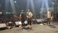 Kronologi Pria Asing Peluk Vokalis Kotak Saat Konser di Sukabumi