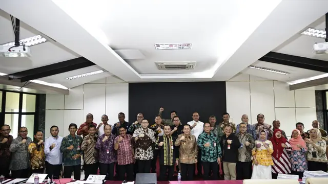Pj Gubernur Sumut Agus Fatoni memaparkan capaian kinerjanya selama periode 24 September hingga 24 Desember 2024.