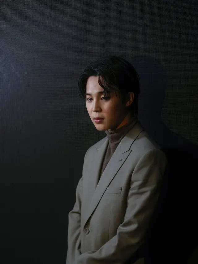 Jimin BTS menghadiri fashion show Dior di Paris, 20 Januari 2023