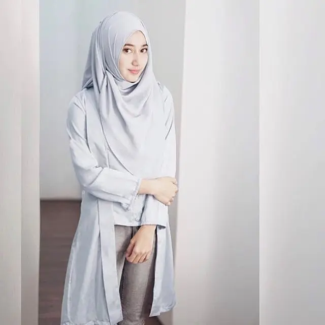 Tak Mau Tampil Terbuka, Ini 7 Potret Anak Seleb dalam Balutan Hijab