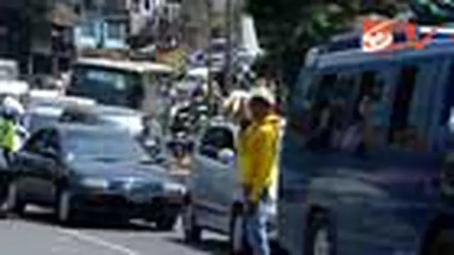 Arus Lalu Lintas di Perbatasan Garut-Bandung Macet