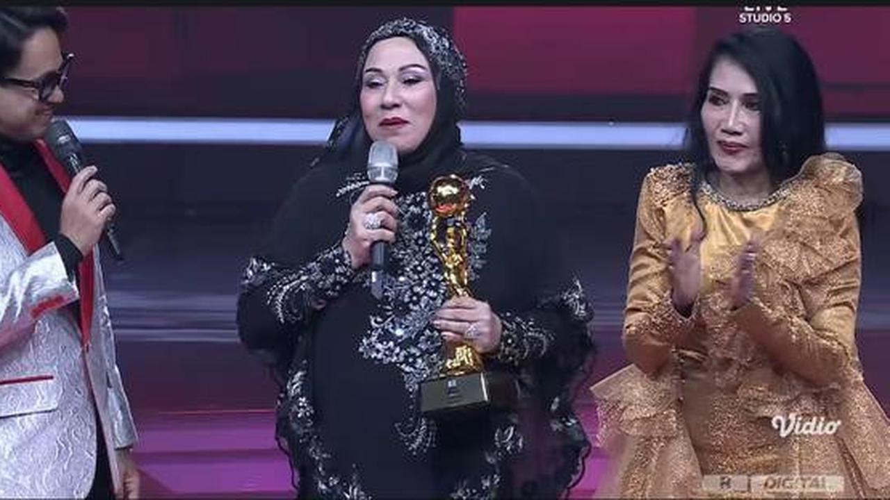 Camelia Malik Dianugerahi Penghargaan Lifetime Achievement Indonesian Dangdut Awards 2025