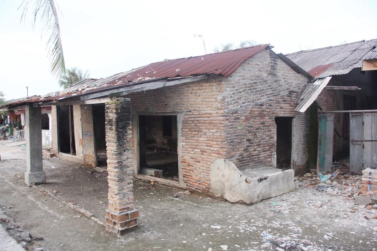 Rumah Warga yang Tergerus Abrasi di Pesisir Sumut