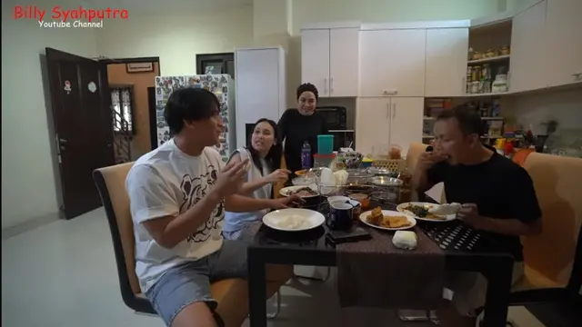 Billy Syahputra menawarkan diri menjadi suami Ayu Ting Ting