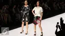 Pemain sinetron, Nasya Marcella berpose di catwalk dalam acara pembukaan Jakarta Fashion Week 2017 di Senayan City, Jakarta, Sabtu (22/10). Ajang peragaan fashion ini banyak dihadiri aktris dan pelaku fashion. (Liputan6.com/Immanuel Antonius)