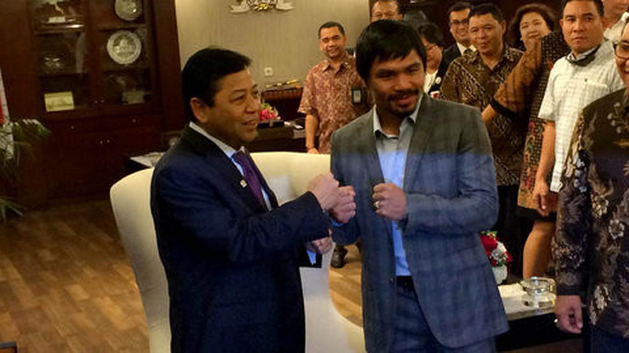 Foto bersama, Ketua DPR dan Pacquiao seperti mau tarung