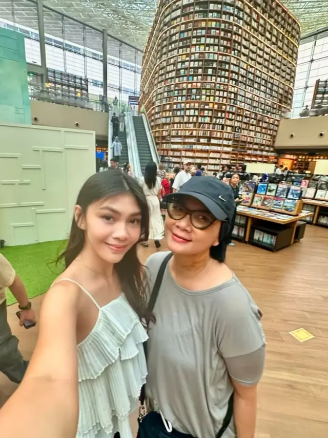 Dian Nitami Oplas