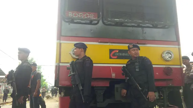 Tabrakan Maut KRL vs Metromini Angke