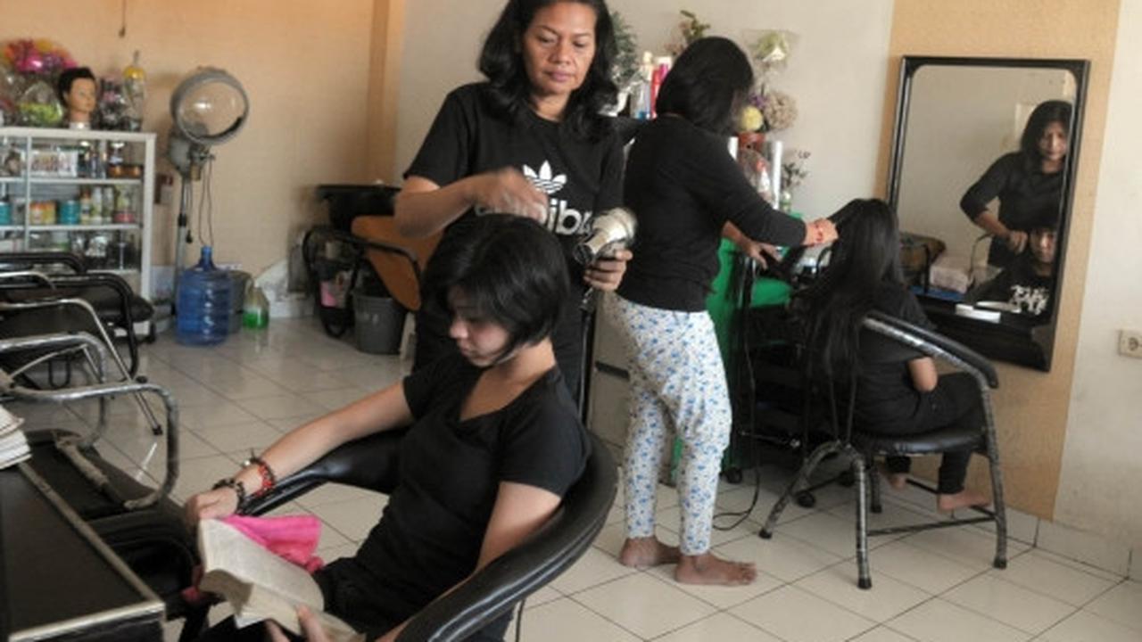 Menteri Khofifah tinjau kegiatan napi wanita di Lapas Pondok Bambu