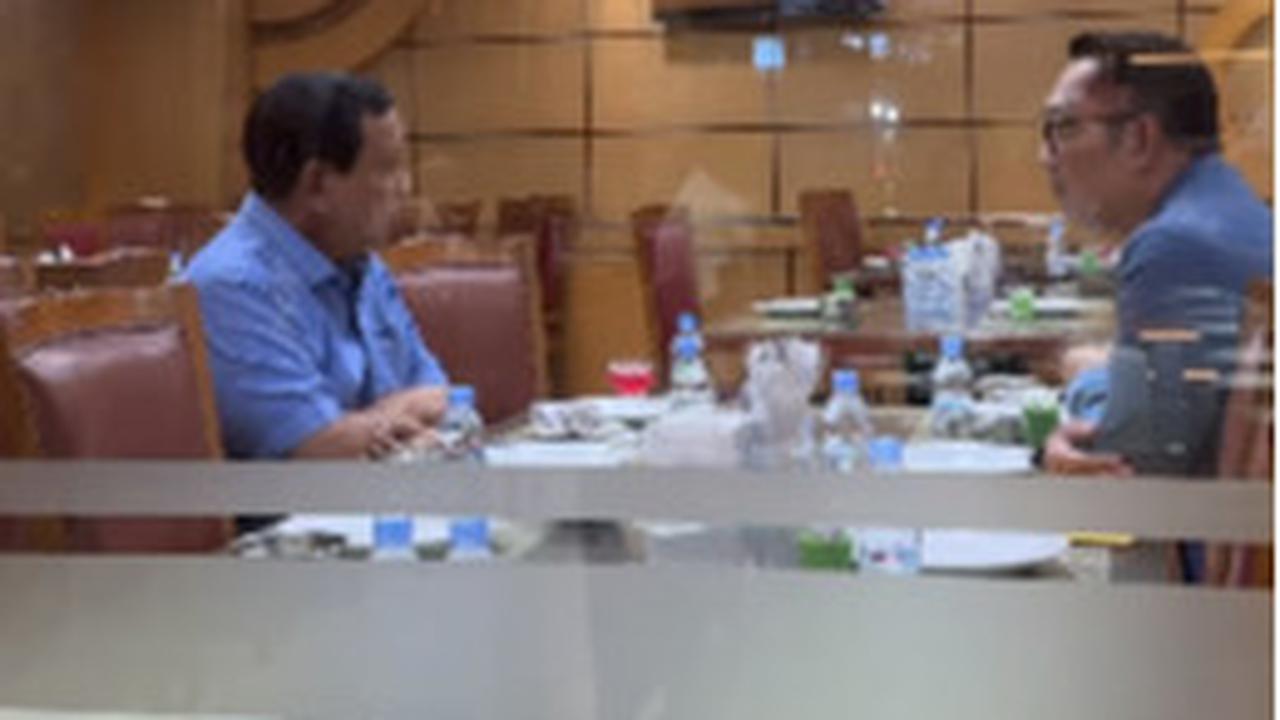 Prabowo Ajak Ridwan Kamil Makan Malam Nasi Padang