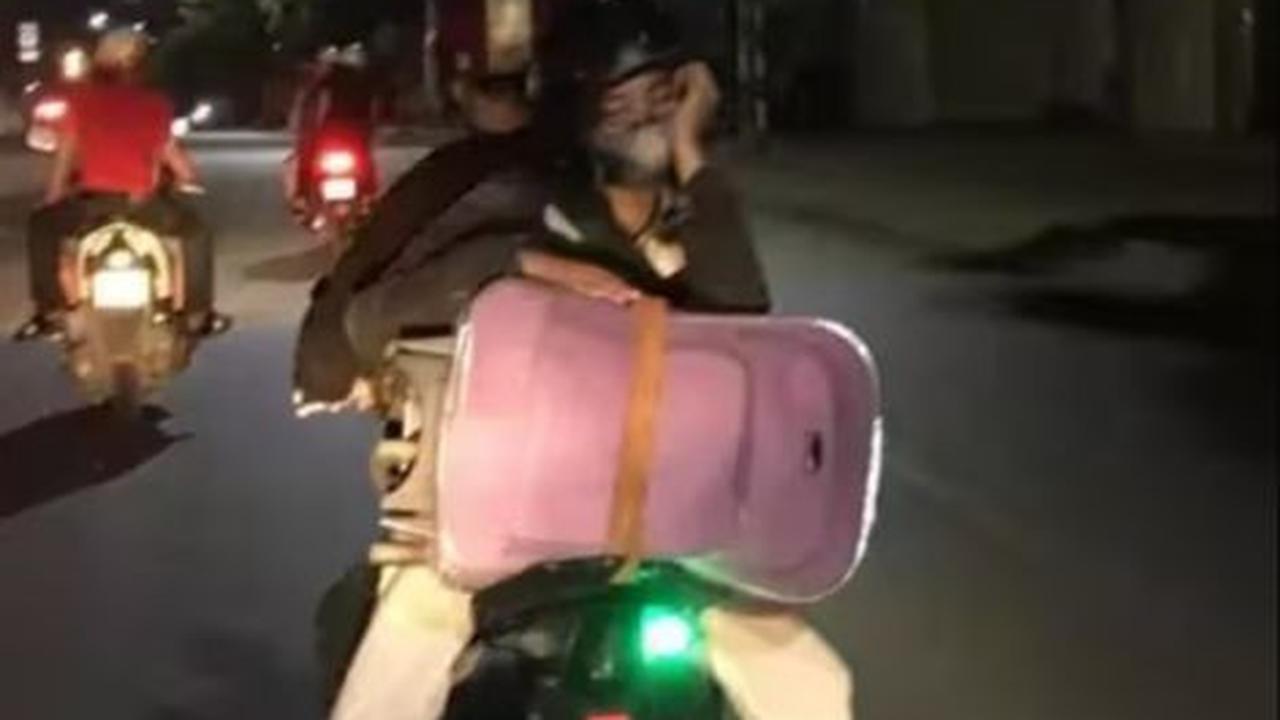 <b>Saya sudah sangat mengantuk</b>