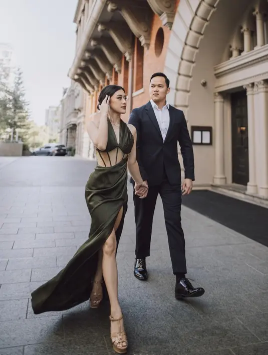 Punya gaya fashion stylish, berikut parade outfit Kusuma Puteri, Cucu dari Mooryati Soedibyo. [Foto: Instagram/ kusumaputeri]