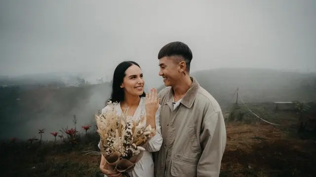 Segera Menikah, Ini 6 Potret Mesra Rafael Tan dan Kekasih