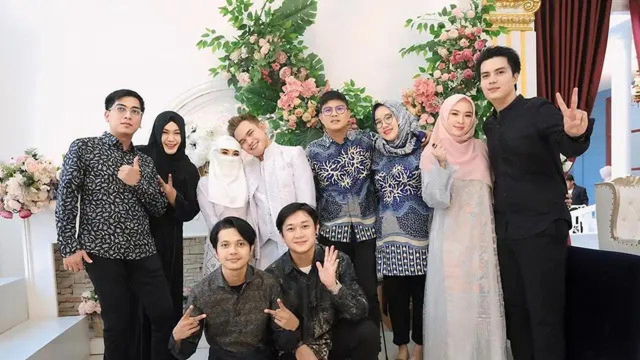 Rujuk Usai 6 Bulan Cerai, 8 Potret Dodhy Kangen Band dan Ayu Rizki Nikah Lagi