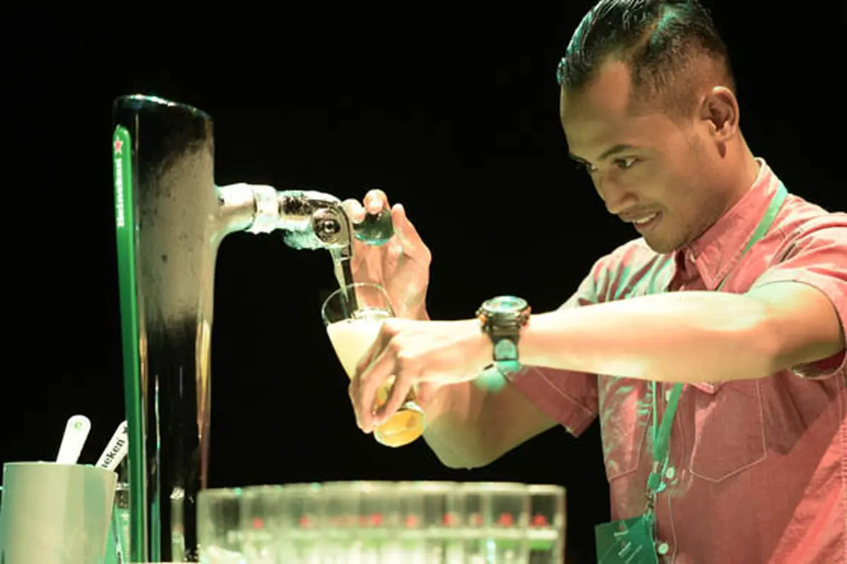 Menang Kompetisi Bartender Heineken, Risky Terbang ke Belanda