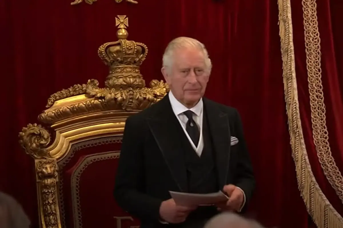 Raja Charles III Resmi Dinobatkan Sebagai Raja Baru Kerajaan Inggris