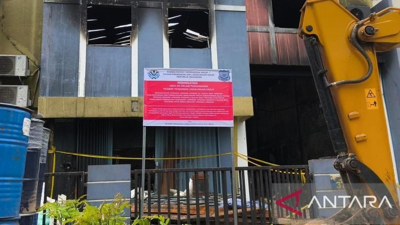KLH Segel Gudang Pestisida di Tangsel, Tangani Pencemaran Sungai Cisadane Akibat Kebakaran