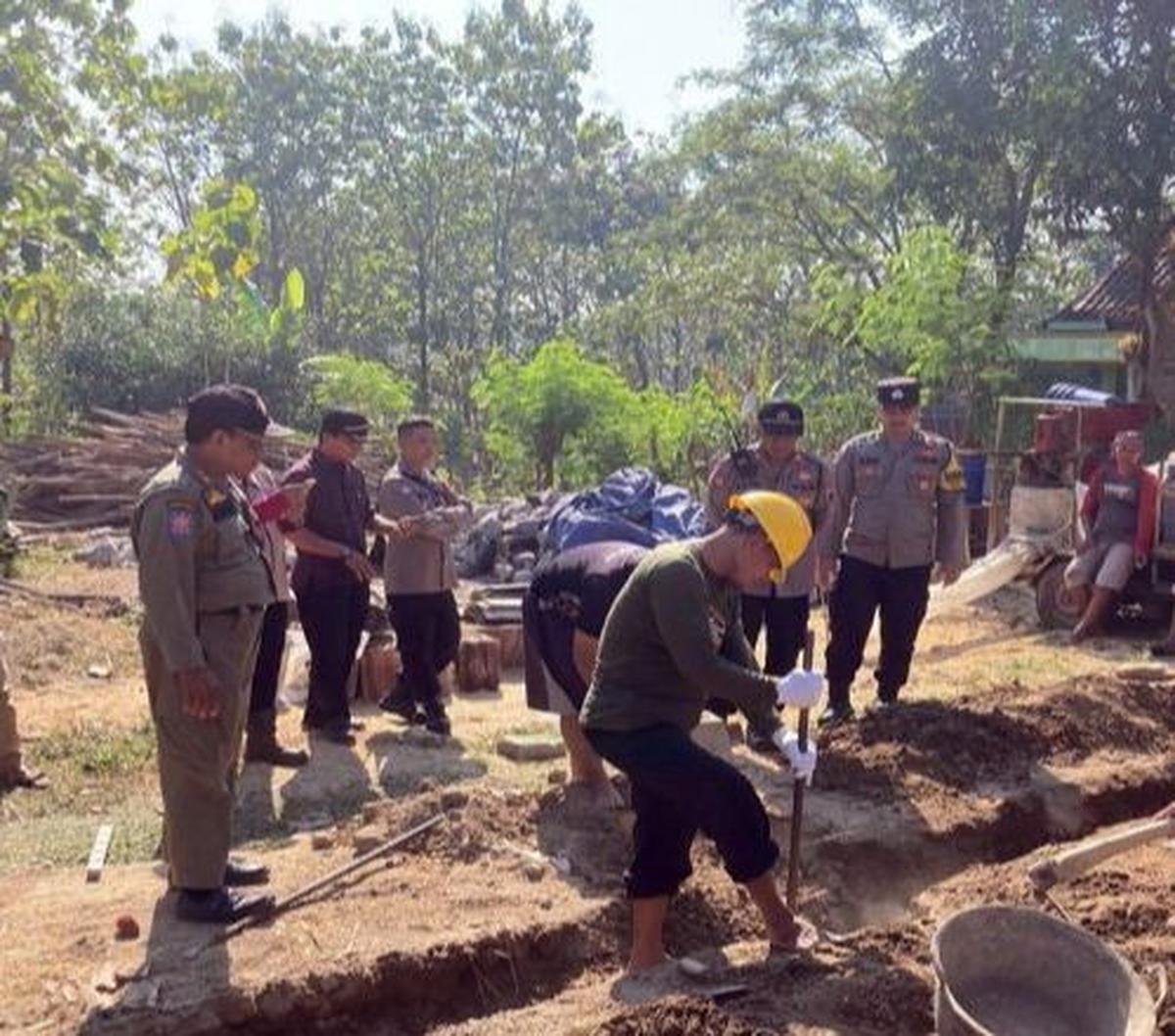 Iskandar menuturkan, konservasi dan identifikasi ditujukan untuk memastikan jenis dan umur dari fosil itu. "Saat ini fosil berada di laboratorium kami," lanjut Iskandar.