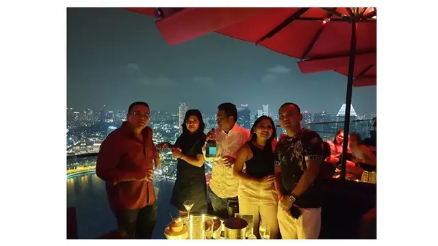 Momen Perayaan Ulang Tahun Hotman Paris di Singapura, Mewah dan Meriah