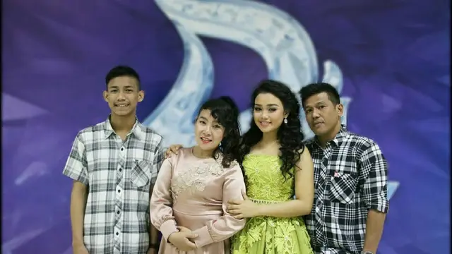 Meninggal Dunia, Ini 7 Potret Kenangan Aulia DA Bersama Ibundanya