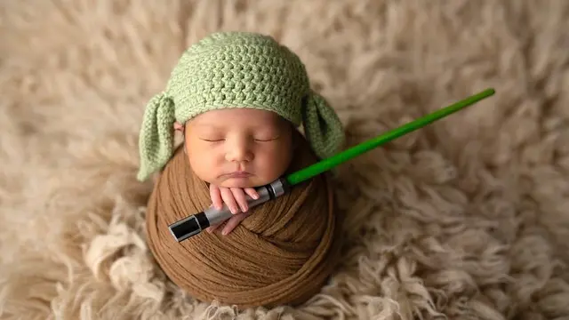 6 Gaya Pemotretan Baby Born Shaquille, Anak Cut Meyriska yang Curi Perhatian