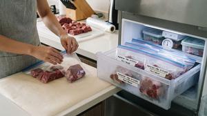 9 Cara Menyimpan Daging di Freezer agar Tidak Menempel, Mudah Diambil Sebagian