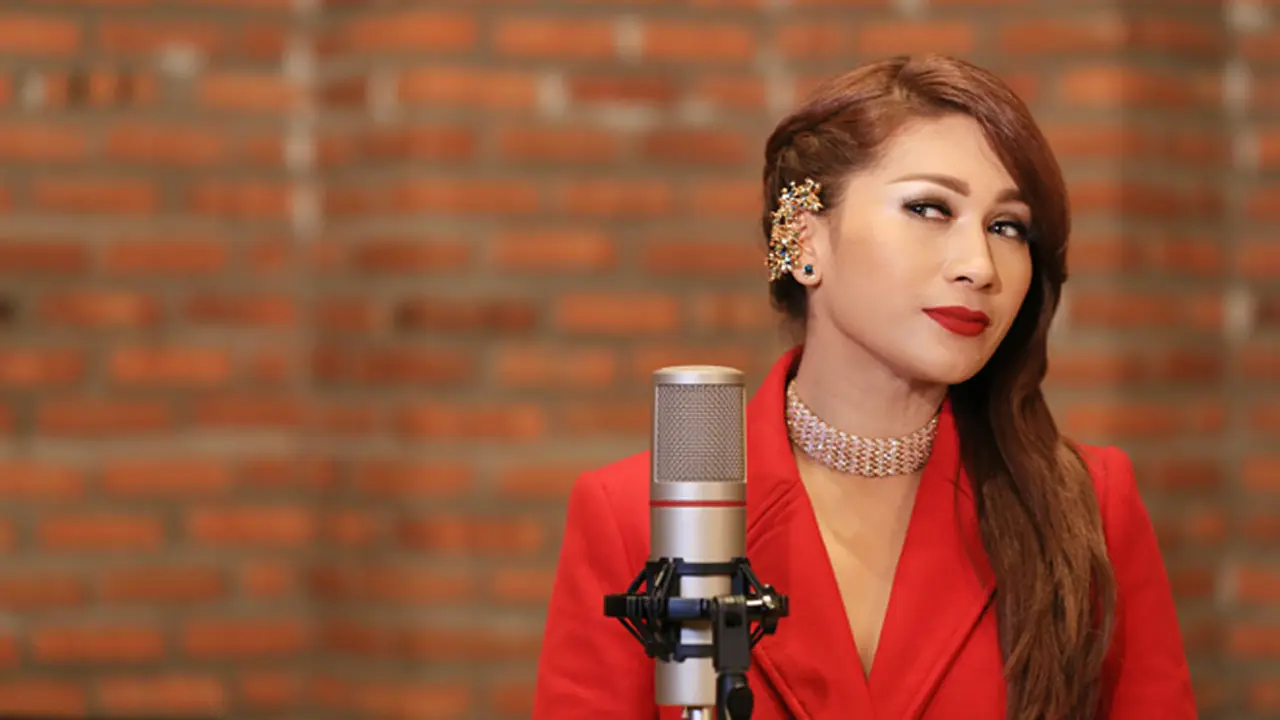[Bintang] Syuting Video Klip Tata Janeeta
