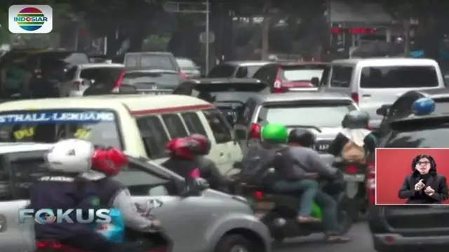 Petugas memperkirakan puncak arus balik wisata akan berlangsung dua kali, yakni petang ini dan hari Minggu mendatang, 24 September 2017