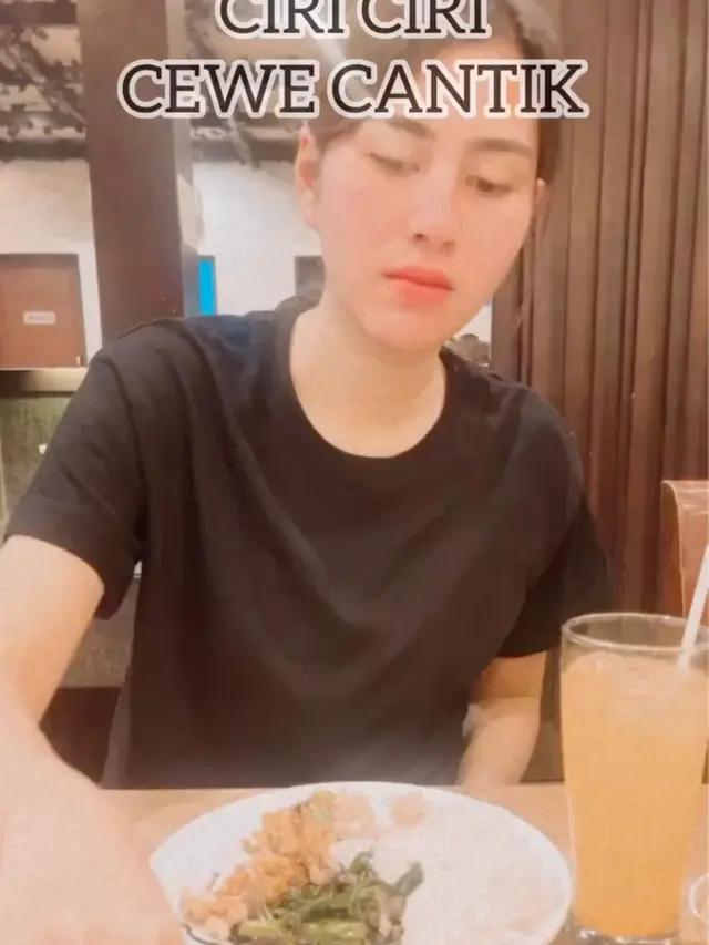 Unggahan lawas Jeje Govinda soal Syahnaz Sadiqah digeruduk netizen. Salah satunya video ciri-ciri wanita cantik yang menampilkan Syahnaz Sadiqah makan. (Foto: Dok. Instagram @ritchieismail)