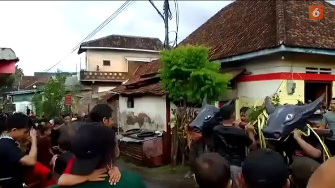 Tradisi Kebo-Keboan masyarakat Kelurahan Boyolangi setiap Lebaran (Hermawan Arifianto/Liputan6.com)