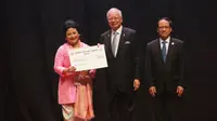 Prita Kemal Gani menjadi satu-satunya wakil Indonesia yang menerima penghargaan tersebut