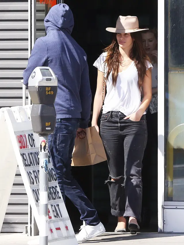 [Bintang] Leonardo DiCaprio - Camila Morrone