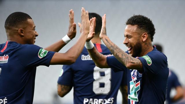 Penyerang Paris Saint-Germain, Neymar dan Kylian Mbappe.