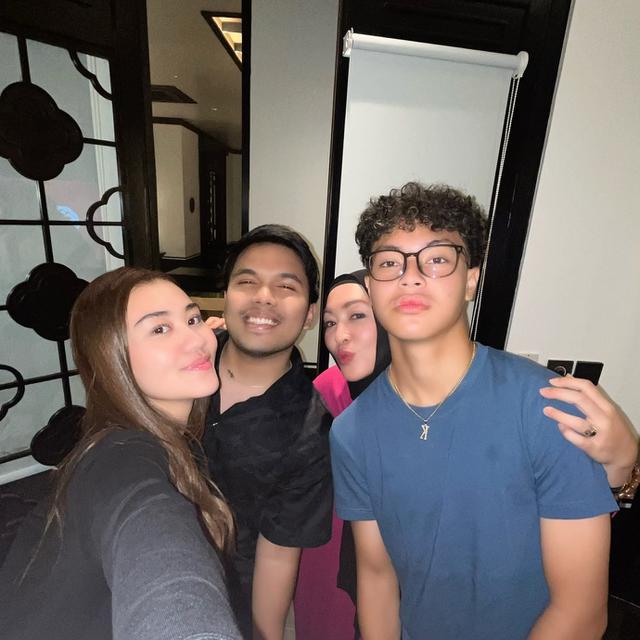 Makan Bareng, Ini 7 Kebersamaan Thoriq Halilintar Bersama Angelina Sondakh