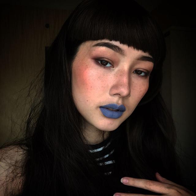 Potret Devina Aureel Dengan Makeup Tebal. (Sumber: Instagram/devinaureel)