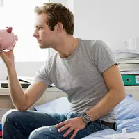 Meski uang di kantong tinggal sedikit, begini caranya agar kamu tetap bisa berhemat. 