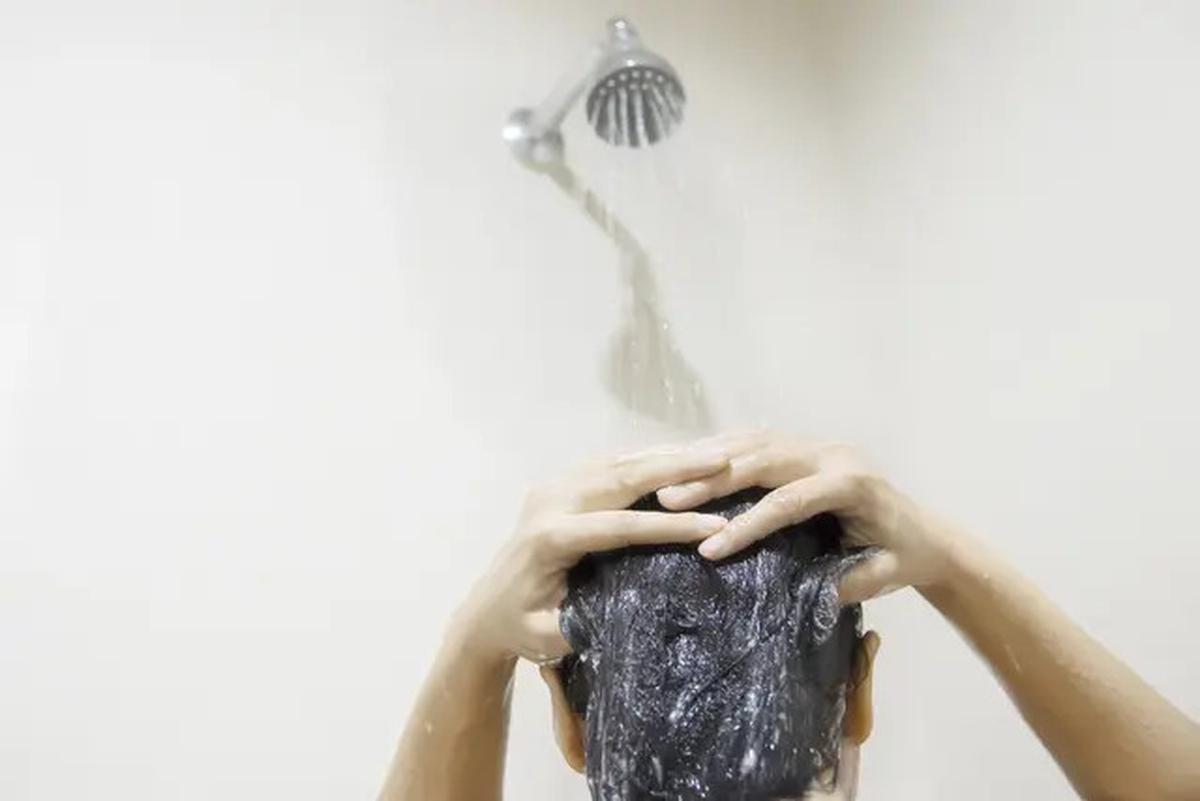 Keramas Setiap Hari Gak Bikin Rambut Sehat, Ini Waktu Ideal yang Direkomendasikan Ahli