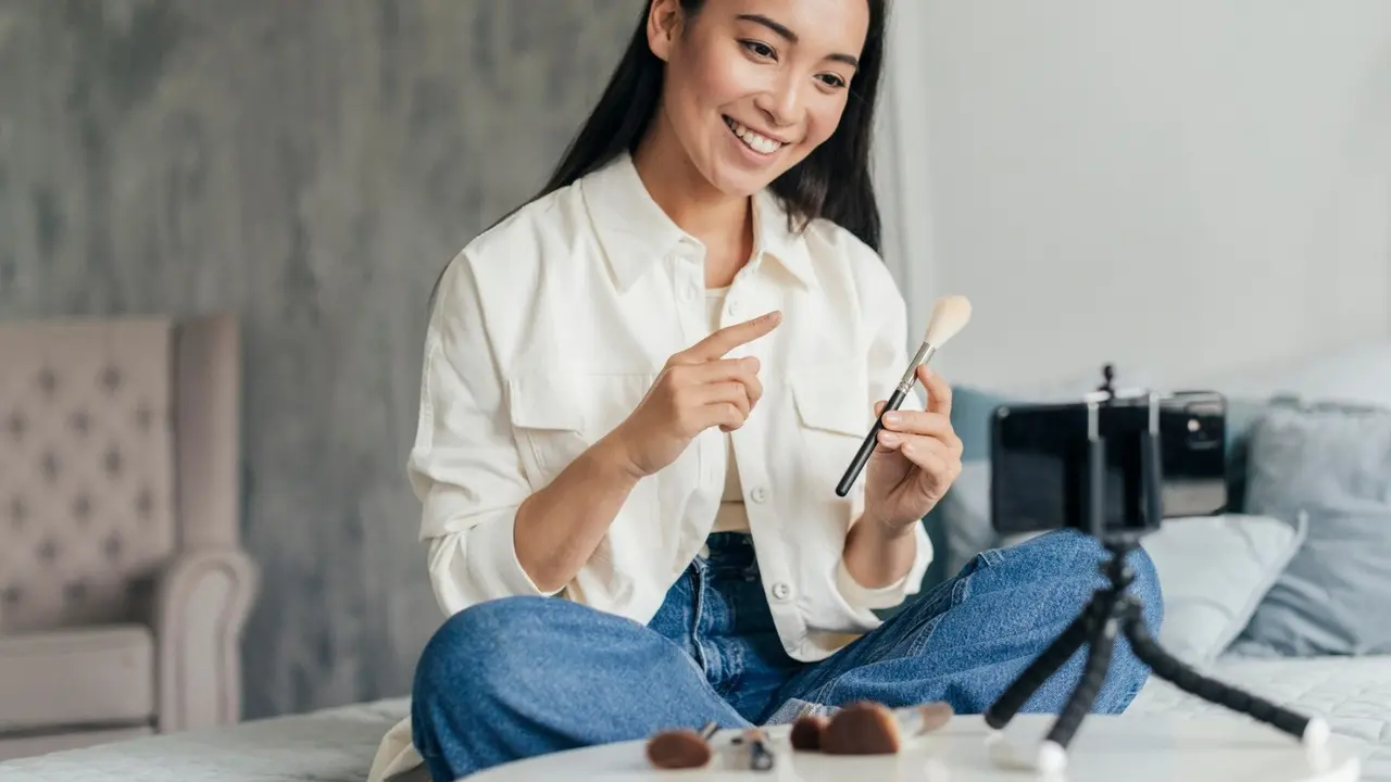 Kuas vs Jari, Mana yang Lebih Baik untuk Aplikasi Makeup? (Foto/Sumber: Freepik)
